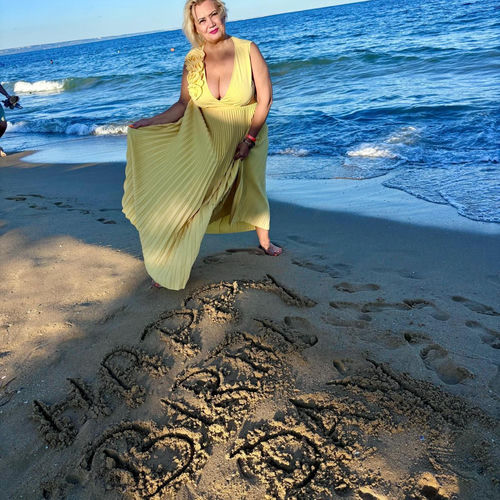 Marilena,fată,joacă hora mare!